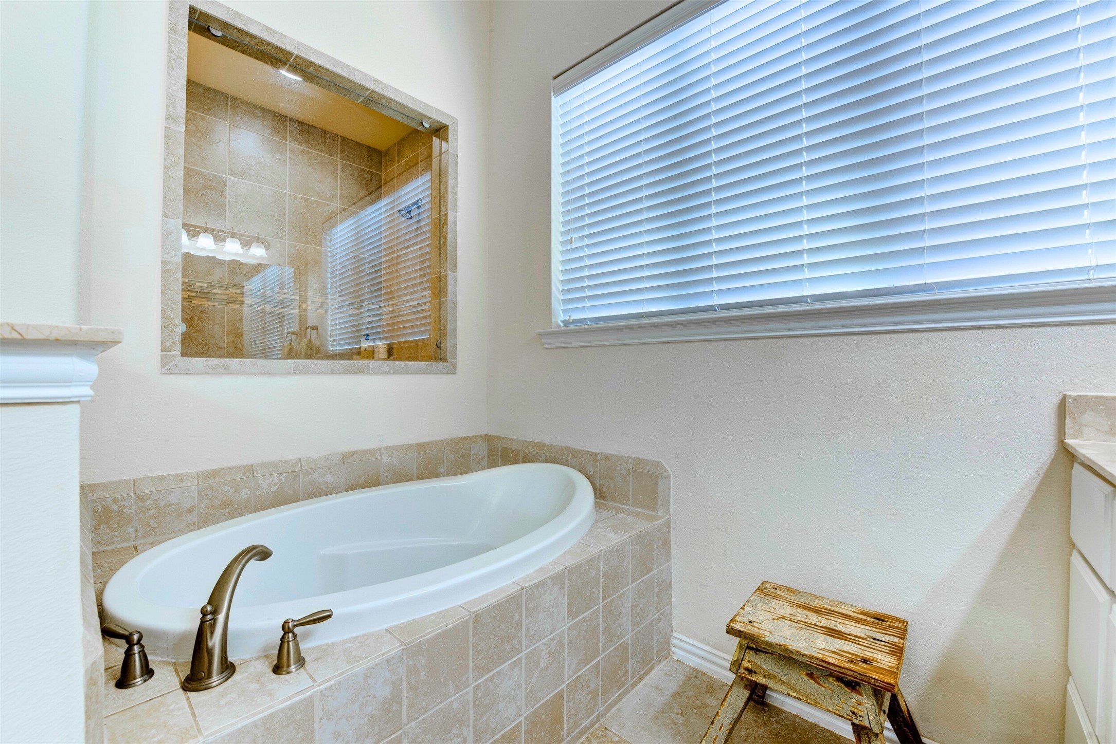 Fulshear, Texas, 77441, United States, 4 Bedrooms Bedrooms, ,4 BathroomsBathrooms,Residential,For Sale,1928205