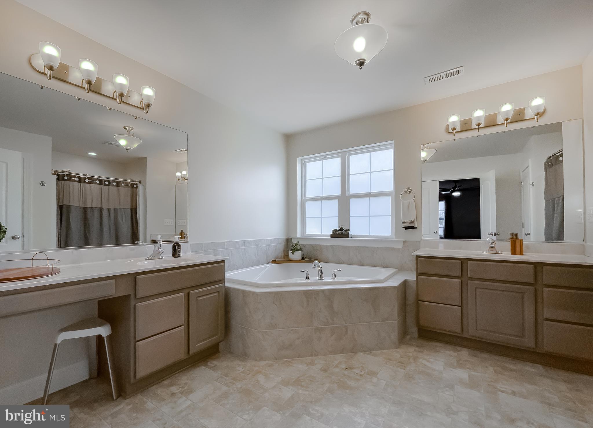 Leonardtown, Maryland, 20650, United States, 5 Bedrooms Bedrooms, ,4 BathroomsBathrooms,Residential,For Sale,1921303