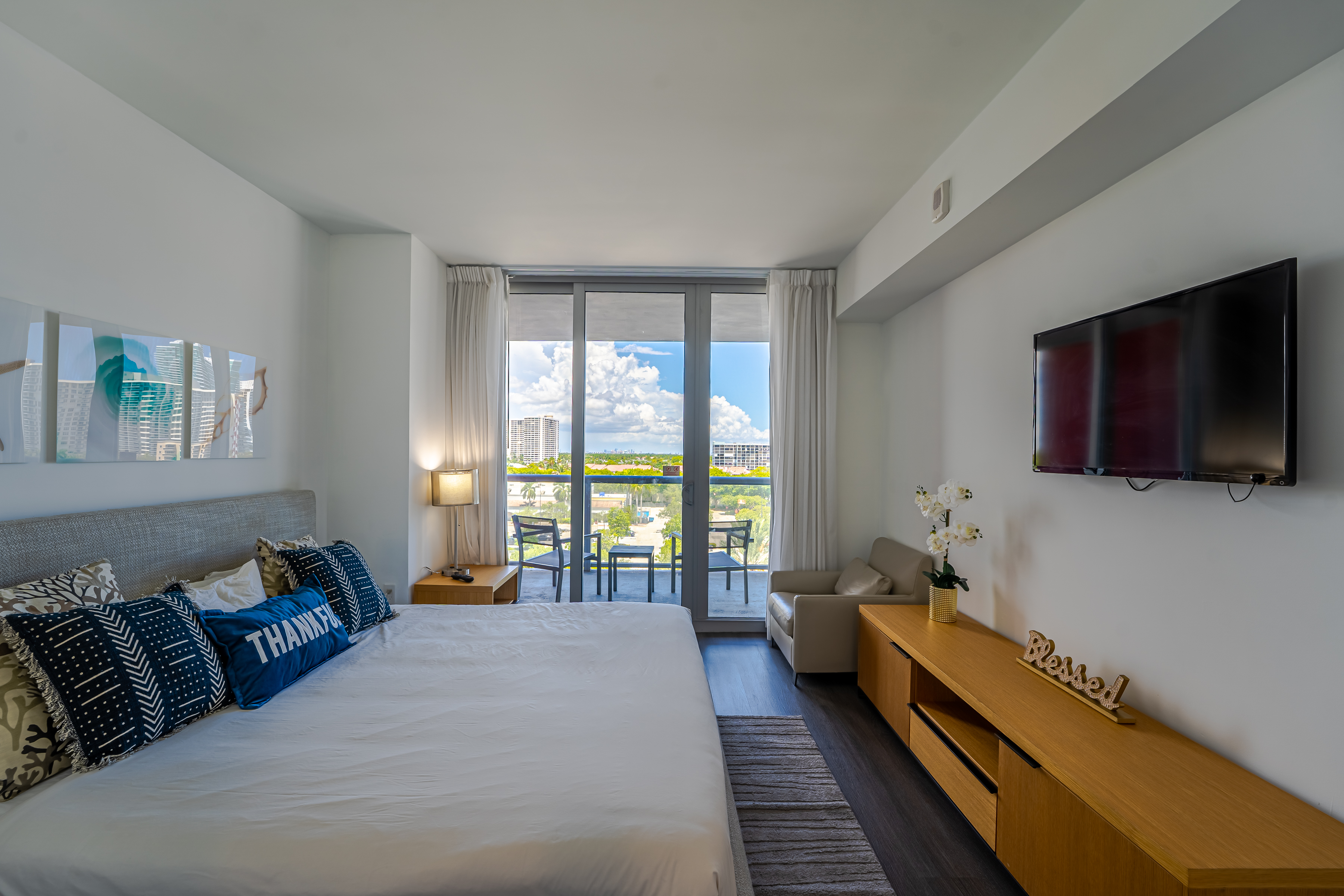  2602 E Hallandale Beach Blvd, Hallandale Beach, FL, 33009 - 物件實景