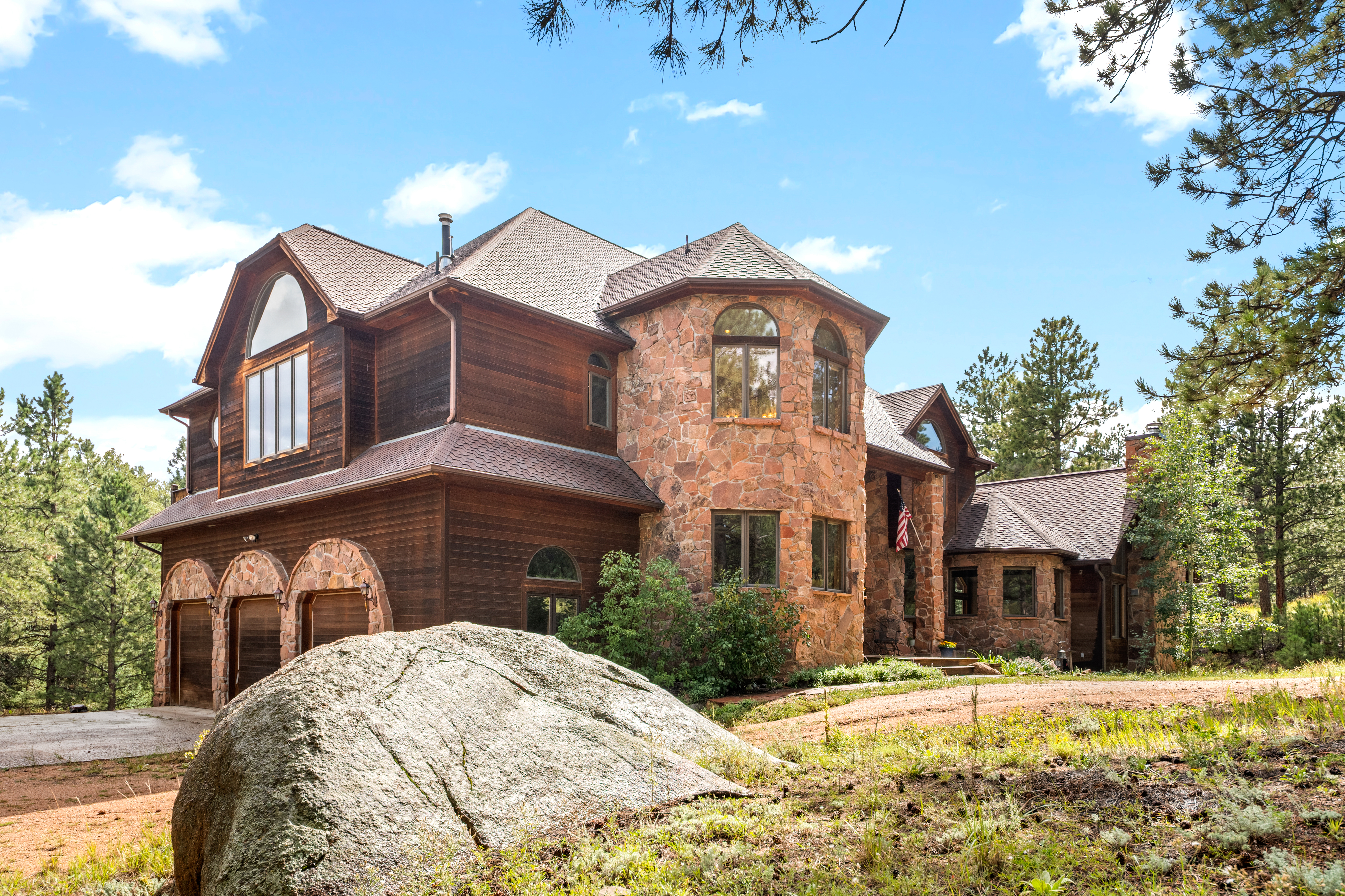  Perfect Blend of Space and Colorado Living That Backs to Pike National Forest - 物件實景