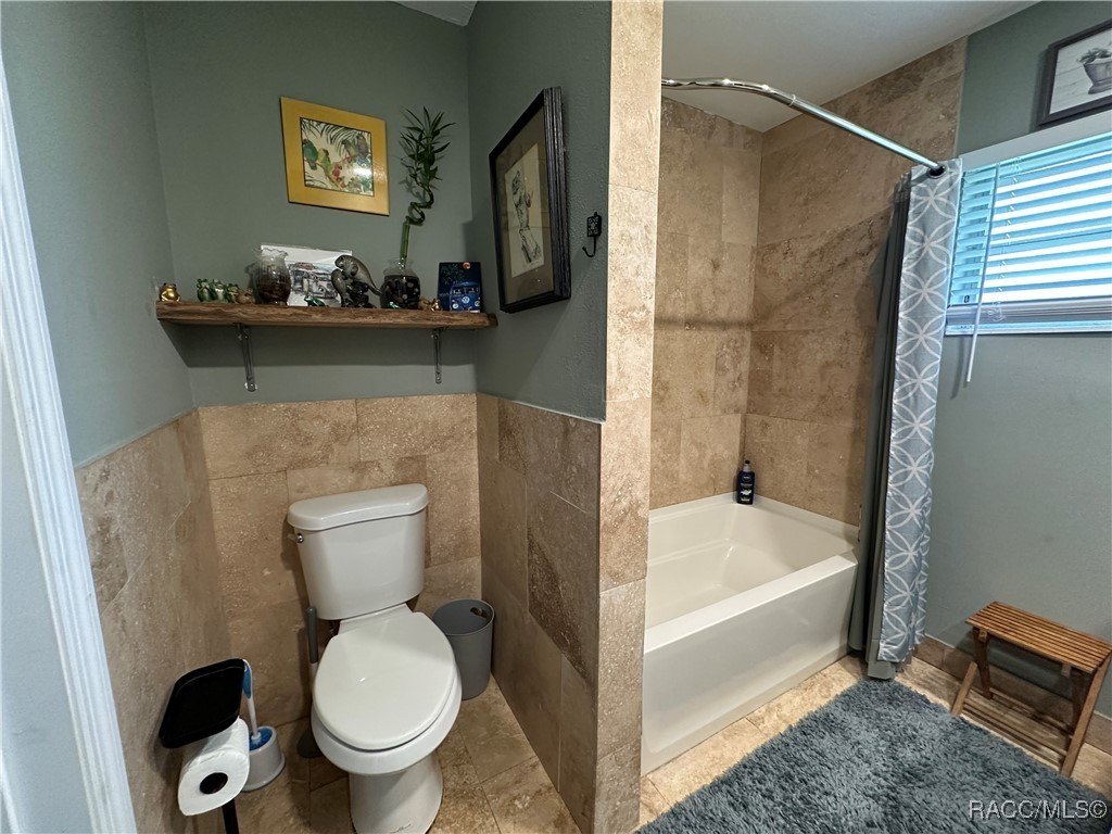 Crystal River, Florida, 34429, United States, 2 Bedrooms Bedrooms, ,4 BathroomsBathrooms,Residential,For Sale,2005515