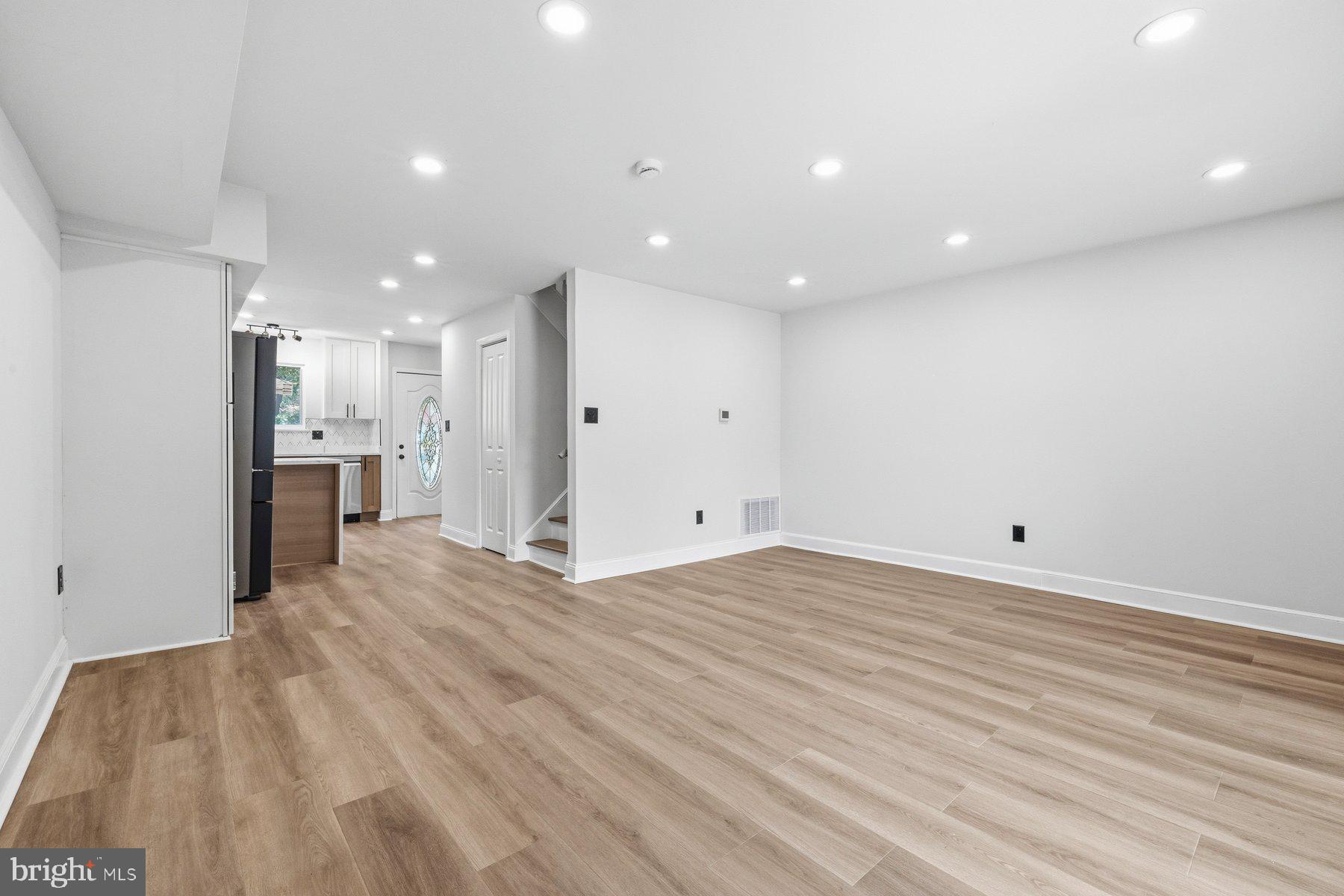 Alexandria, Virginia, 22314, United States, 2 Bedrooms Bedrooms, ,3 BathroomsBathrooms,Residential,For Sale,2049210