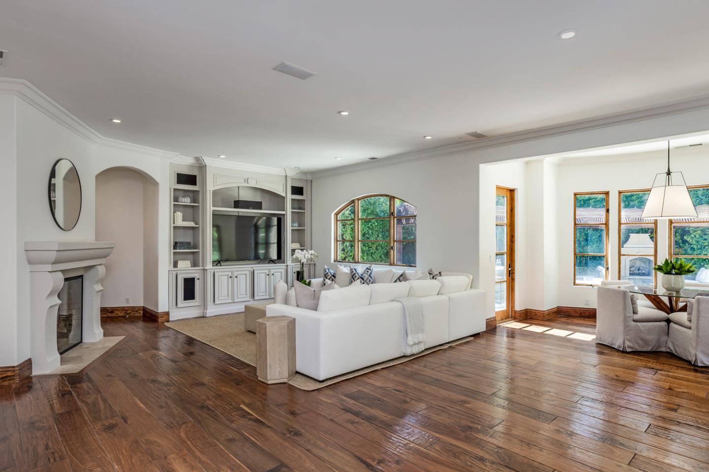 Menlo Park, California, 94025, United States, 5 Bedrooms Bedrooms, ,7 BathroomsBathrooms,Residential,For Sale,1941806