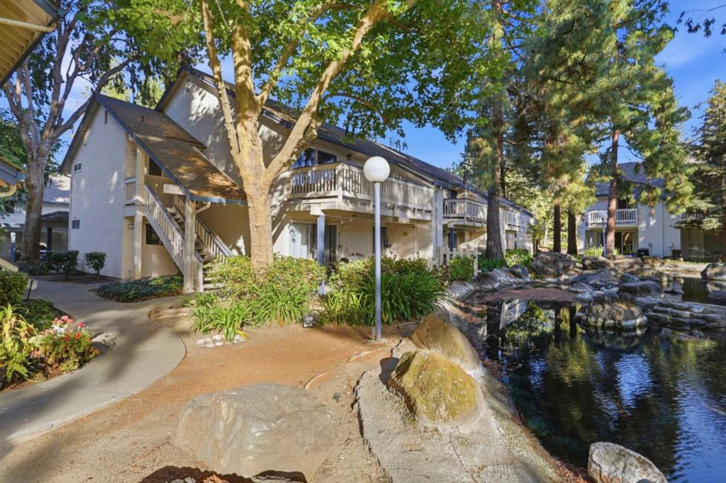 San Jose, California, 95122, United States, 2 Bedrooms Bedrooms, ,2 BathroomsBathrooms,Residential,For Sale,2038444