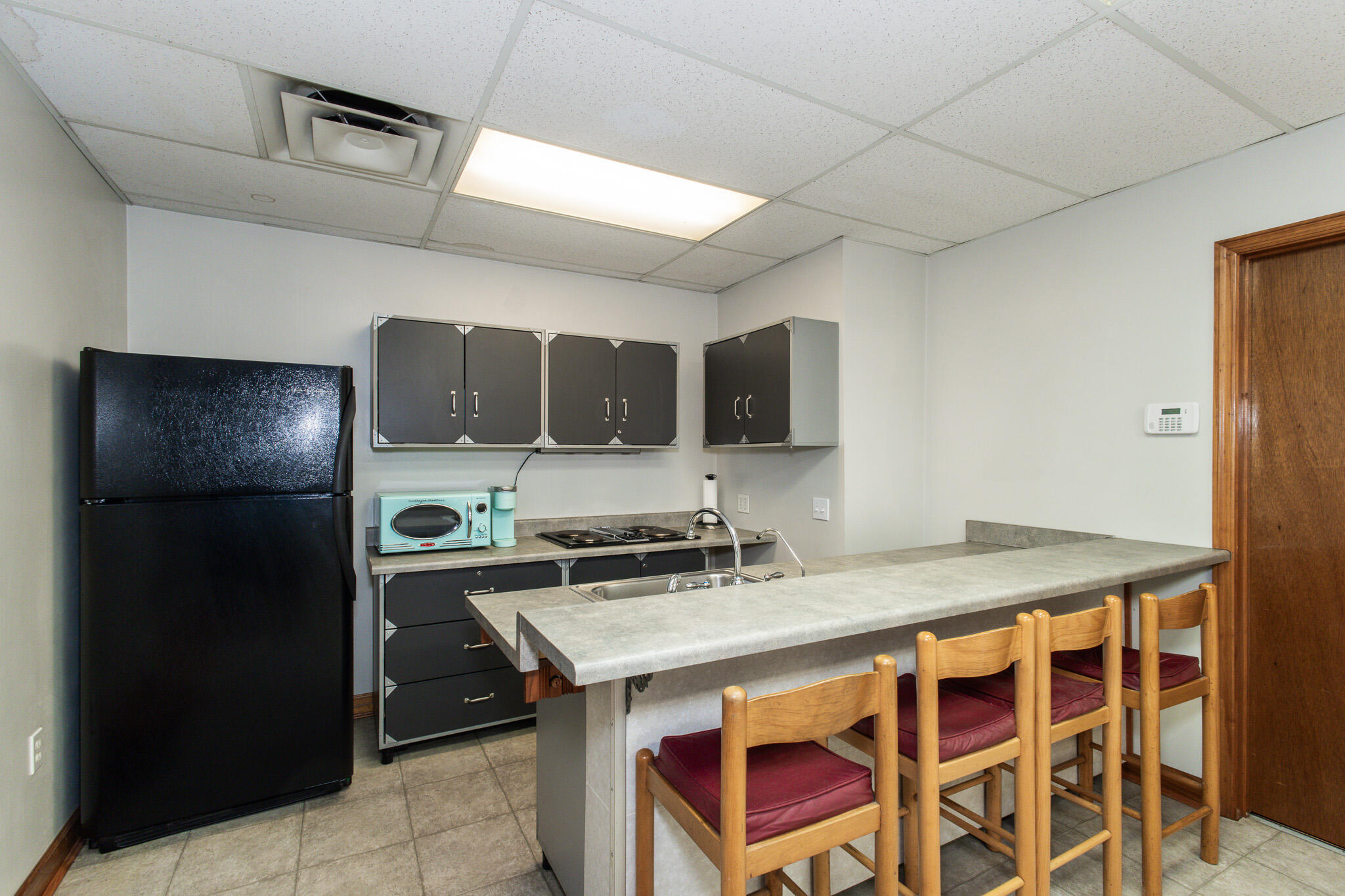 Latonia, Kentucky, 41015, United States, 3 Bedrooms Bedrooms, ,5 BathroomsBathrooms,Residential,For Sale,1940683