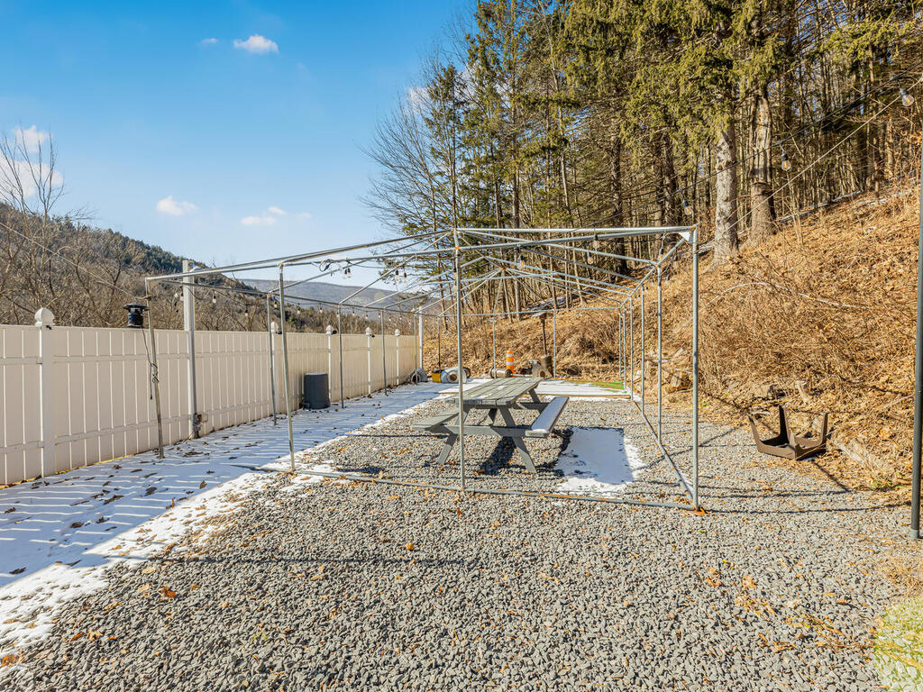 Middletown, New York, 12406, United States, ,1 BathroomBathrooms,Residential,For Sale,1976639