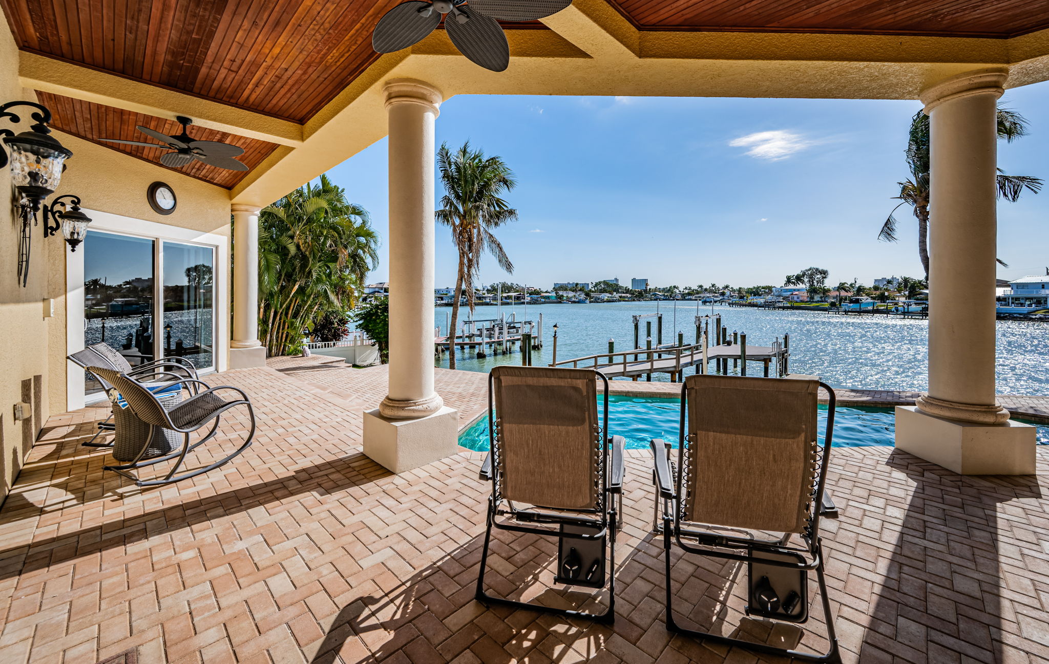 St Petersburg, Florida, 33707, United States, 5 Bedrooms Bedrooms, ,5 BathroomsBathrooms,Residential,For Sale,2006025