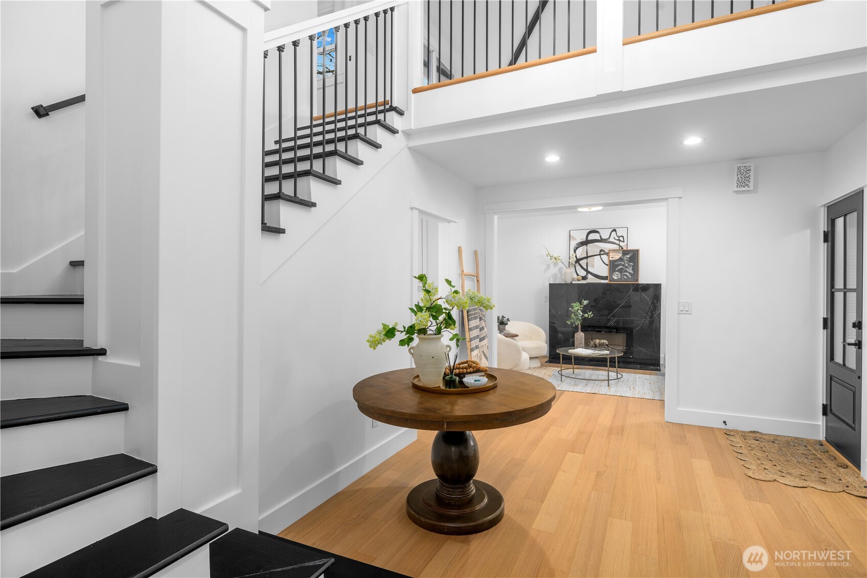 Seattle, Washington, 98109, United States, 3 Bedrooms Bedrooms, ,1 BathroomBathrooms,Residential,For Sale,1999766