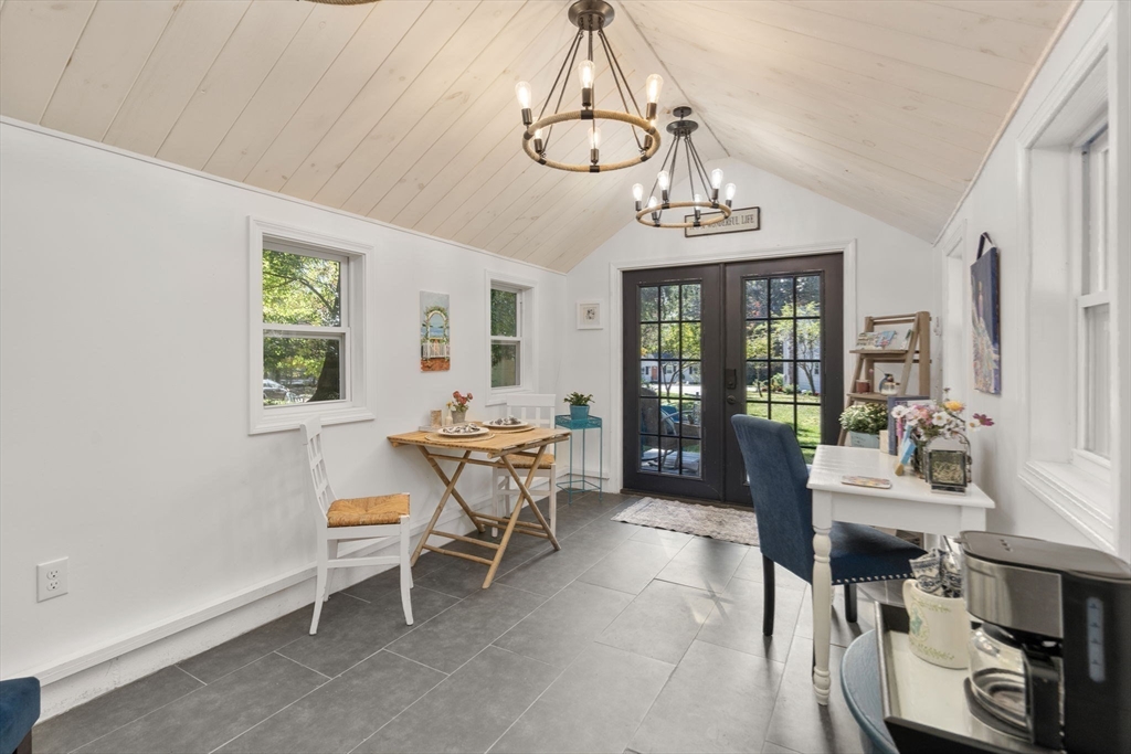 Medway, Massachusetts, 02053, United States, 3 Bedrooms Bedrooms, ,2 BathroomsBathrooms,Residential,For Sale,1958894