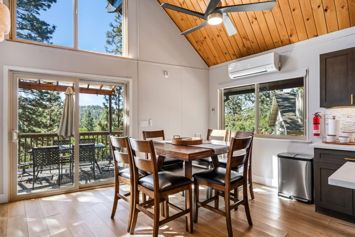 Groveland, California, 95321, United States, 2 Bedrooms Bedrooms, ,3 BathroomsBathrooms,Residential,For Sale,1962373