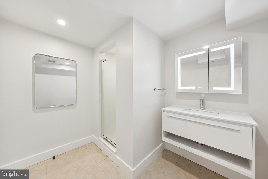 Washington, District of Columbia, 20009, United States, 4 Bedrooms Bedrooms, ,4 BathroomsBathrooms,Residential,For Sale,1902983