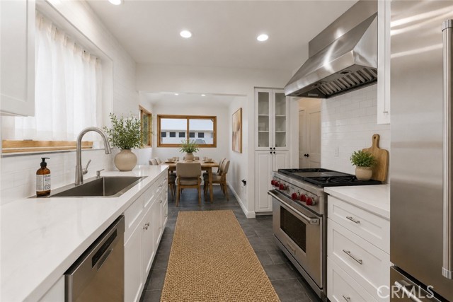 Los Angeles, California, 90043, United States, 3 Bedrooms Bedrooms, ,3 BathroomsBathrooms,Residential,For Sale,2049255