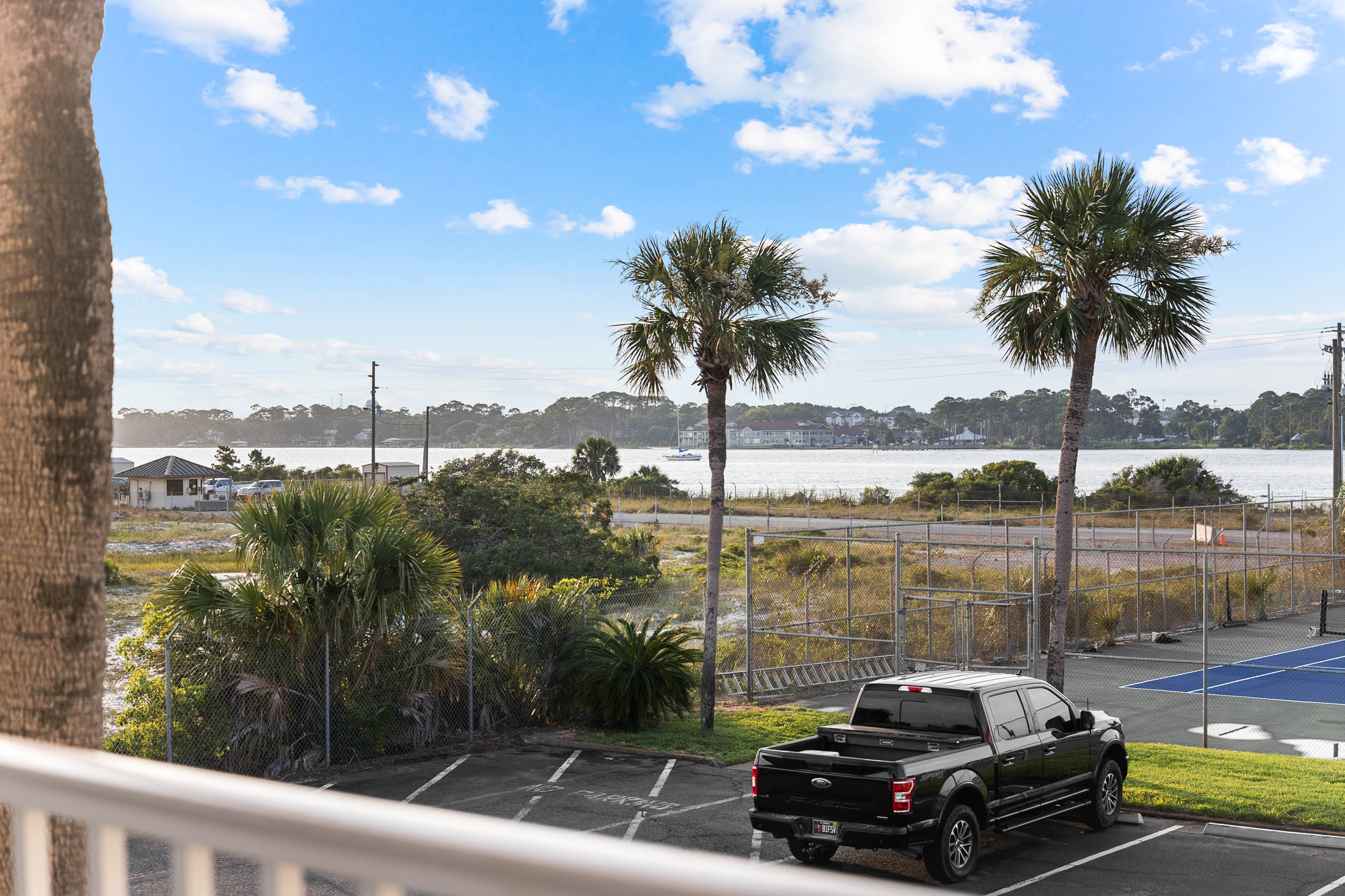  Top-Floor Studio Condo Ideal As Vacation Home Or Rental Investment - 物件實景