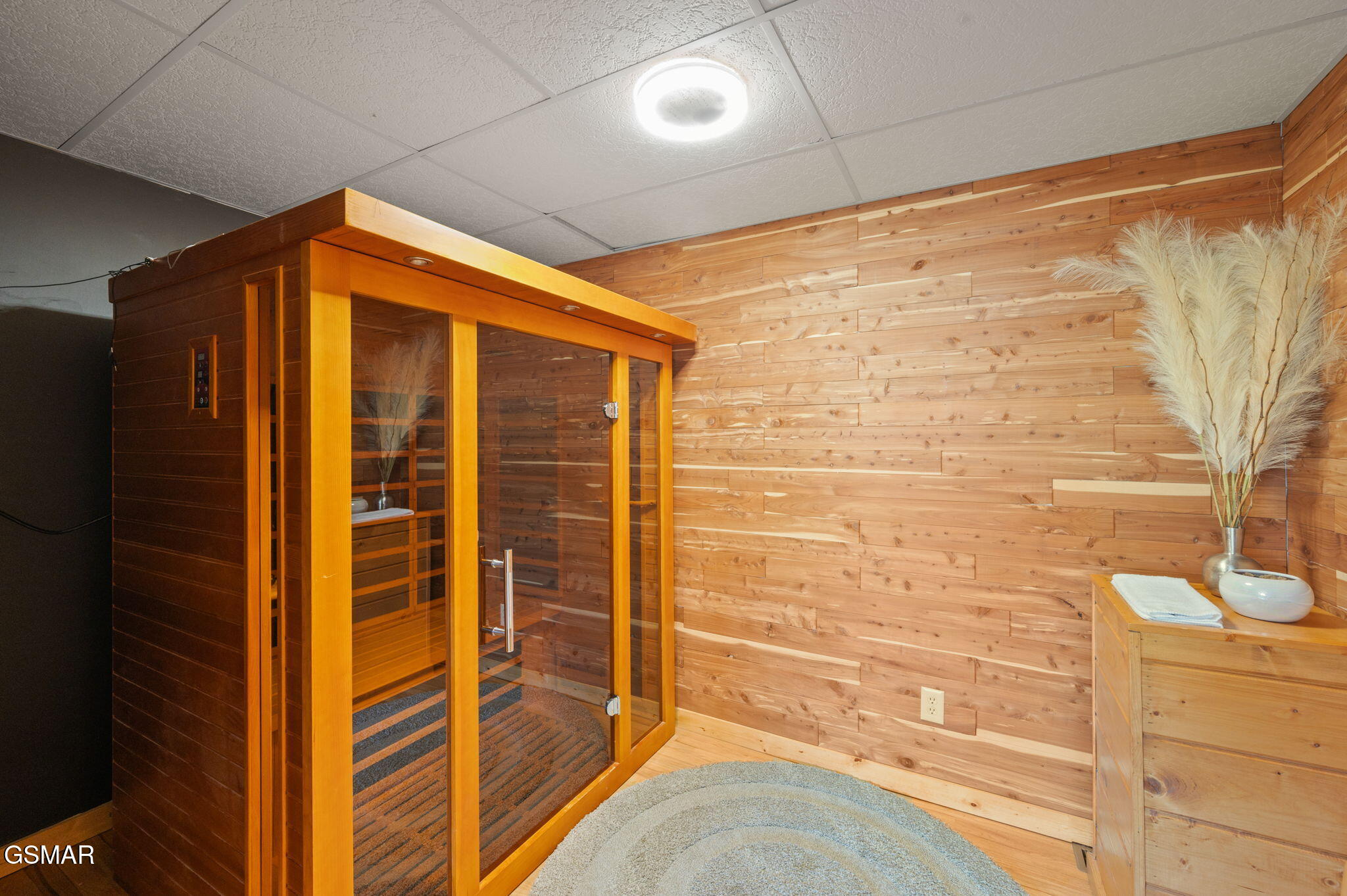 Gatlinburg, Tennessee, 37738, United States, 3 Bedrooms Bedrooms, ,3 BathroomsBathrooms,Residential,For Sale,1977733