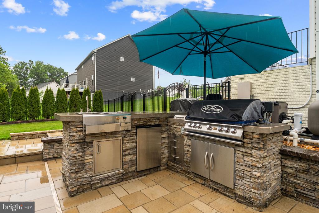 Warrenton, Virginia, 20187, United States, 4 Bedrooms Bedrooms, ,4 BathroomsBathrooms,Residential,For Sale,2048905