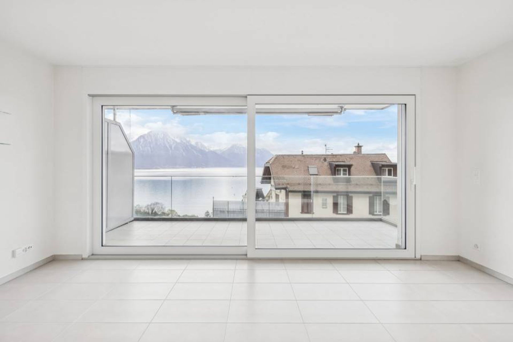  2-bedroom apartment with lake view and excellent location. - 物件實景