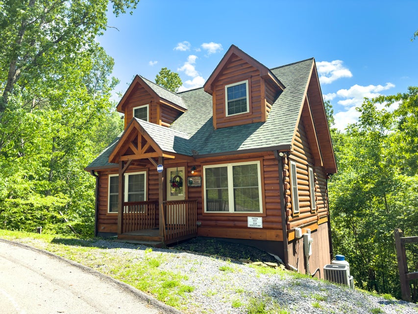 Sevierville, Tennessee, 37876, United States, 13 Bedrooms Bedrooms, ,14 BathroomsBathrooms,Residential,For Sale,1974606