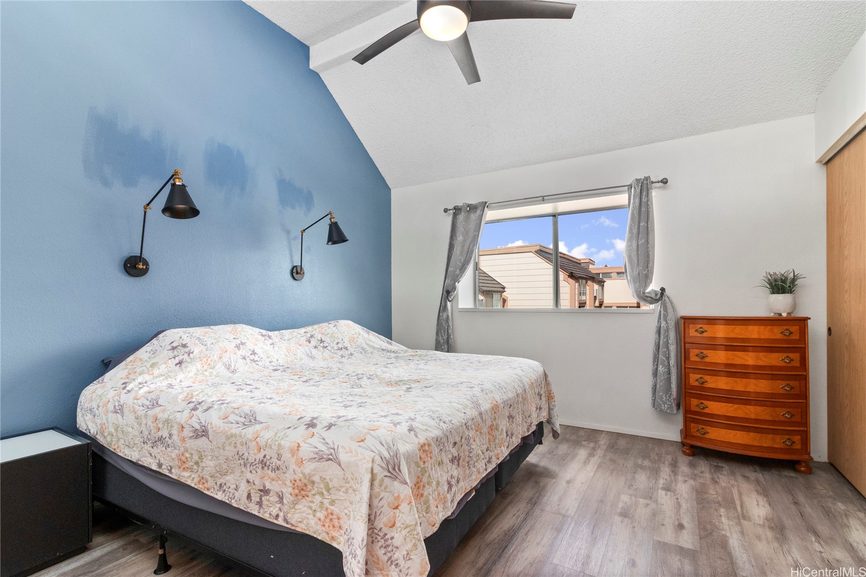 Aiea, Hawaii, 96701, United States, 2 Bedrooms Bedrooms, ,2 BathroomsBathrooms,Residential,For Sale,1999874