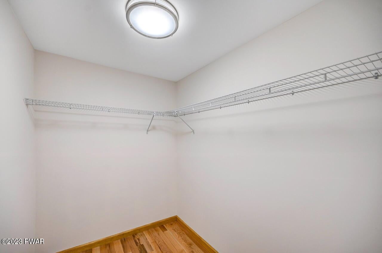 Lake Ariel, Pennsylvania, 18436, United States, 4 Bedrooms Bedrooms, ,4 BathroomsBathrooms,Residential,For Sale,2010728