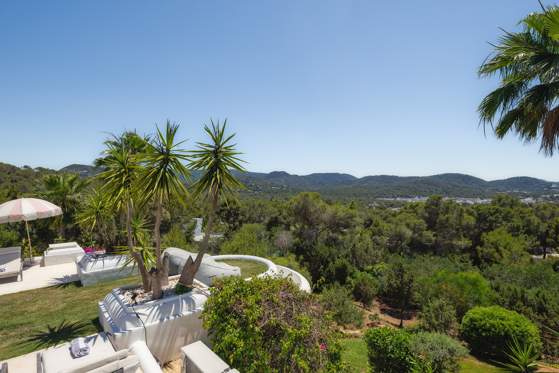  A landmark statement estate on Ibiza’s west coast - 物件實景