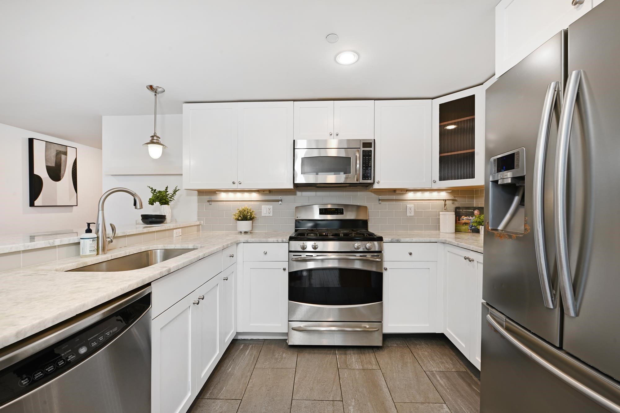 Jersey City, New Jersey, 07310, United States, 2 Bedrooms Bedrooms, ,2 BathroomsBathrooms,Residential,For Sale,1925571