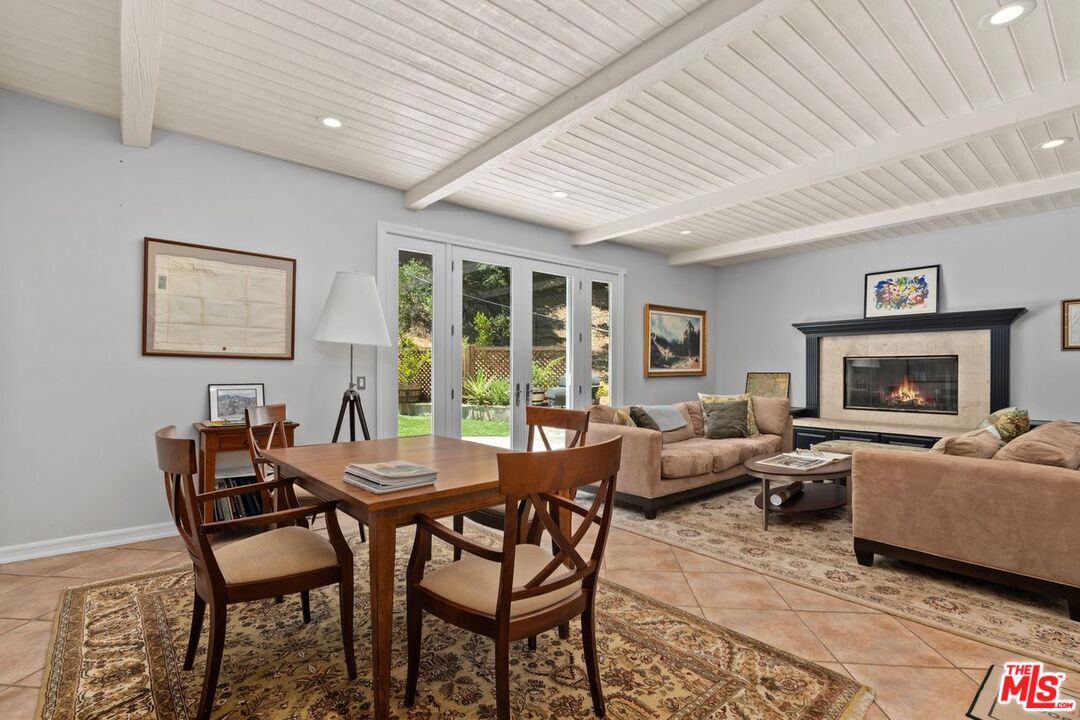 Calabasas, California, 91302, United States, 4 Bedrooms Bedrooms, ,3 BathroomsBathrooms,Residential,For Sale,1896554