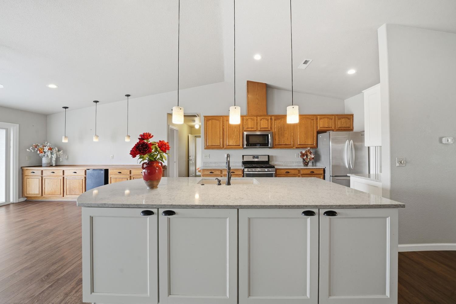 Jackson, California, 95642, United States, 3 Bedrooms Bedrooms, ,2 BathroomsBathrooms,Residential,For Sale,1992385