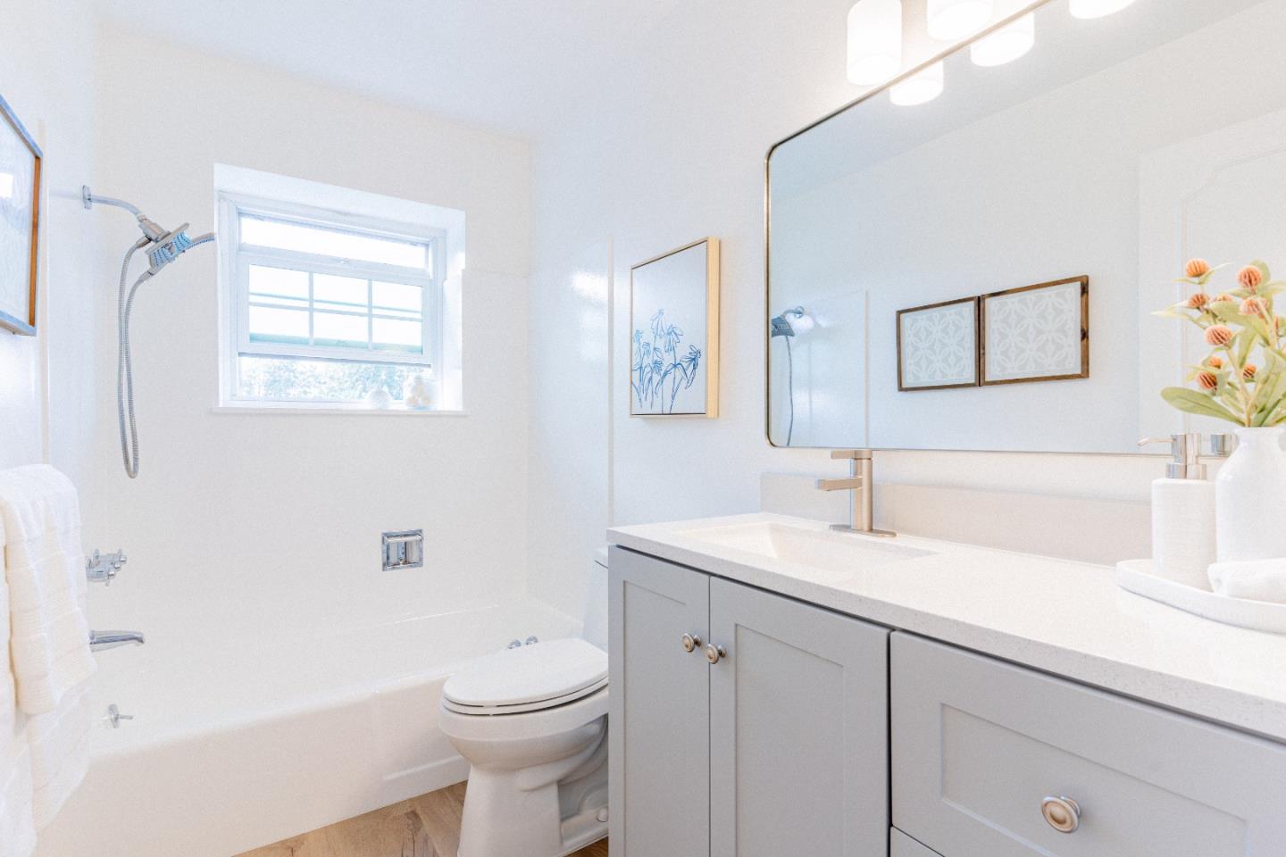 Mountain View, California, 94040, United States, 2 Bedrooms Bedrooms, ,2 BathroomsBathrooms,Residential,For Sale,1988122