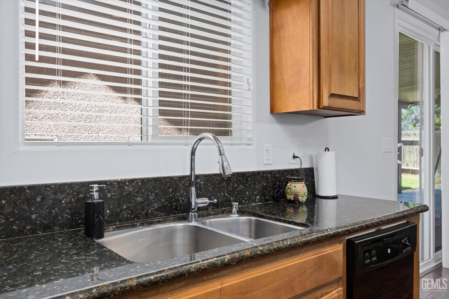 Bakersfield, California, 93313, United States, 5 Bedrooms Bedrooms, ,4 BathroomsBathrooms,Residential,For Sale,1984687