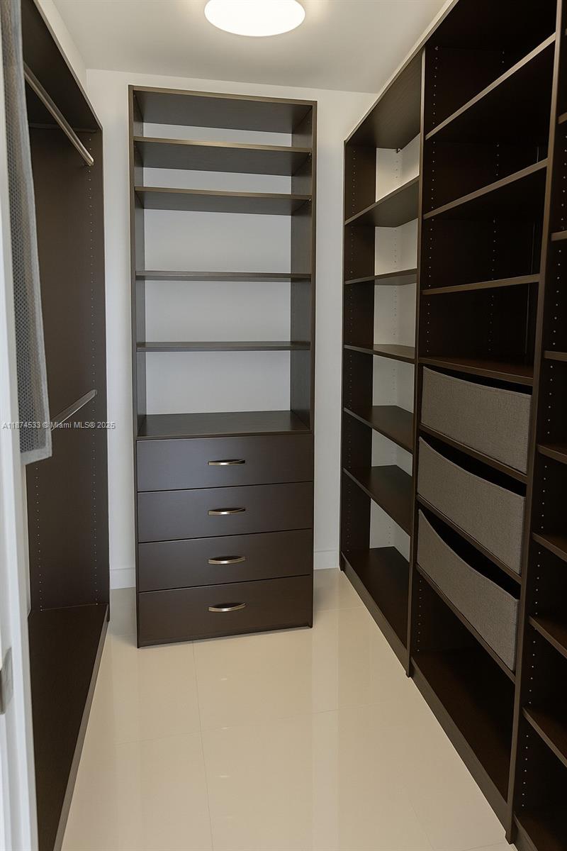 Miami, Florida, 33131, United States, 1 Bedroom Bedrooms, ,1 BathroomBathrooms,Residential,For Sale,1942098