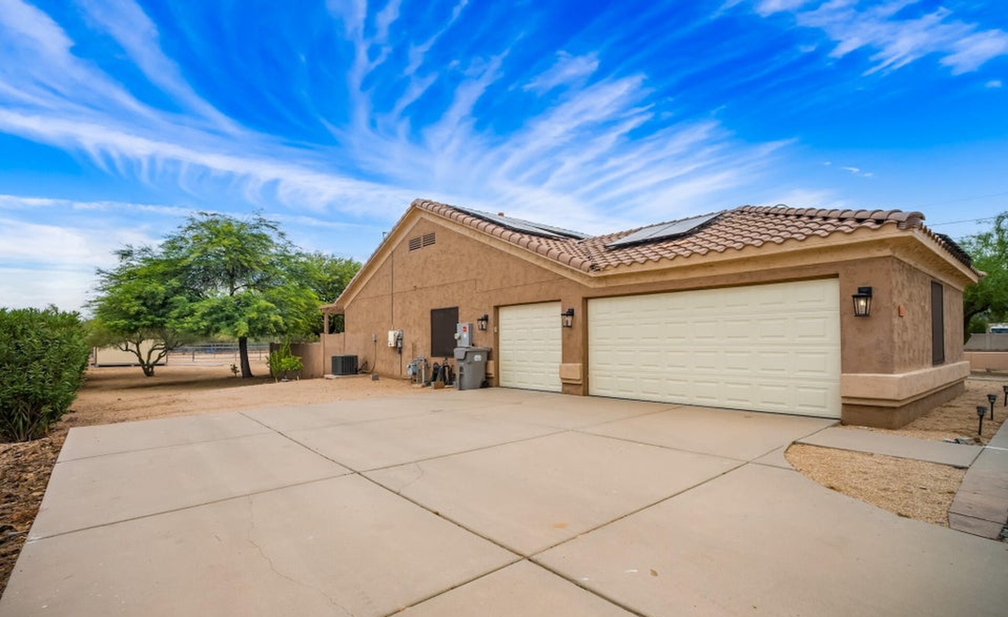  512 E Jordon Lane  Phoenix, AZ - 物件實景