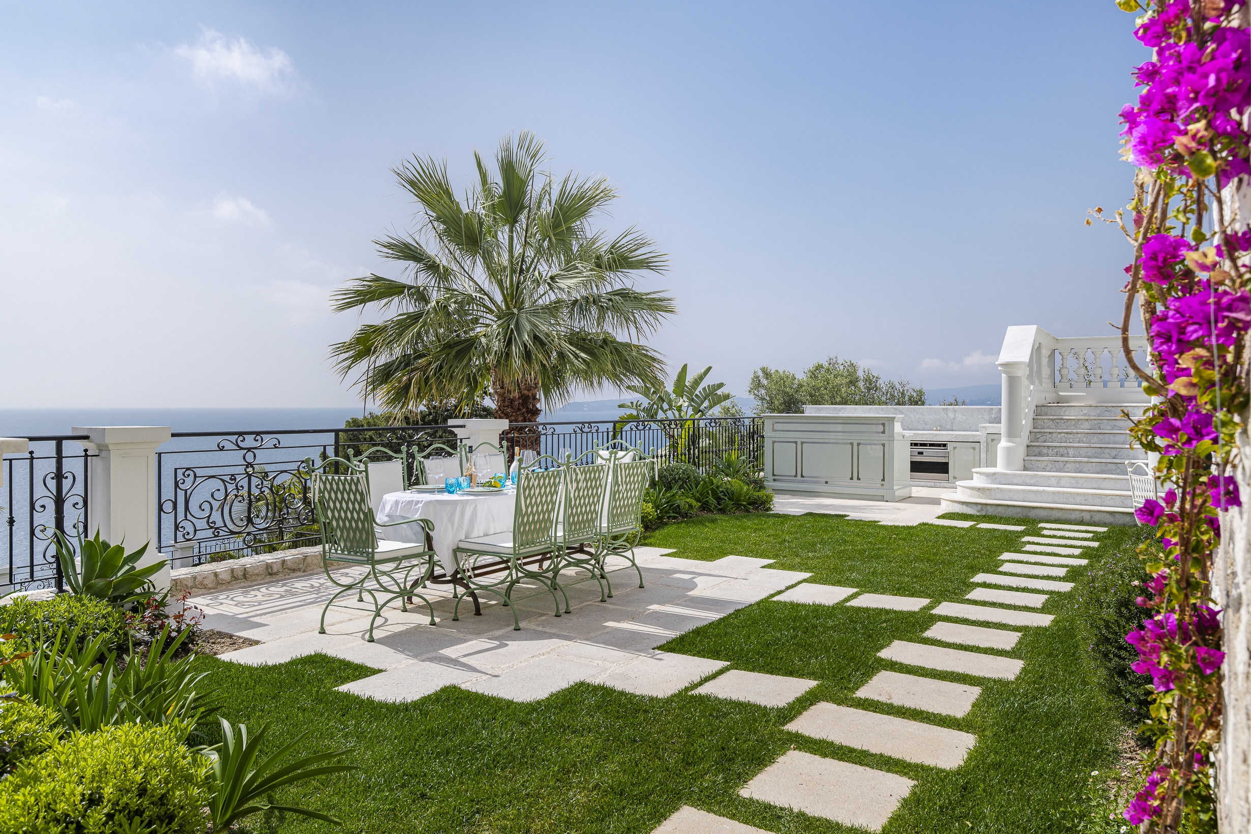  Prestigious villa in Cap d’Ail with panoramic sea views – 7 bedrooms, pool - 物件實景