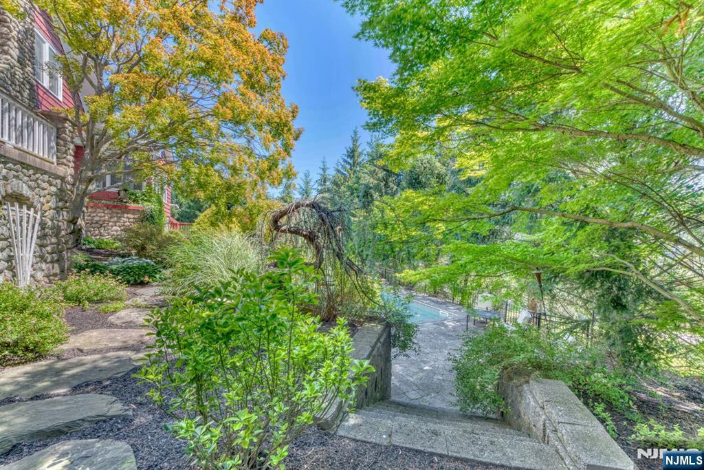 Nanuet, New York, 10954, United States, 6 Bedrooms Bedrooms, ,7 BathroomsBathrooms,Residential,For Sale,1988199