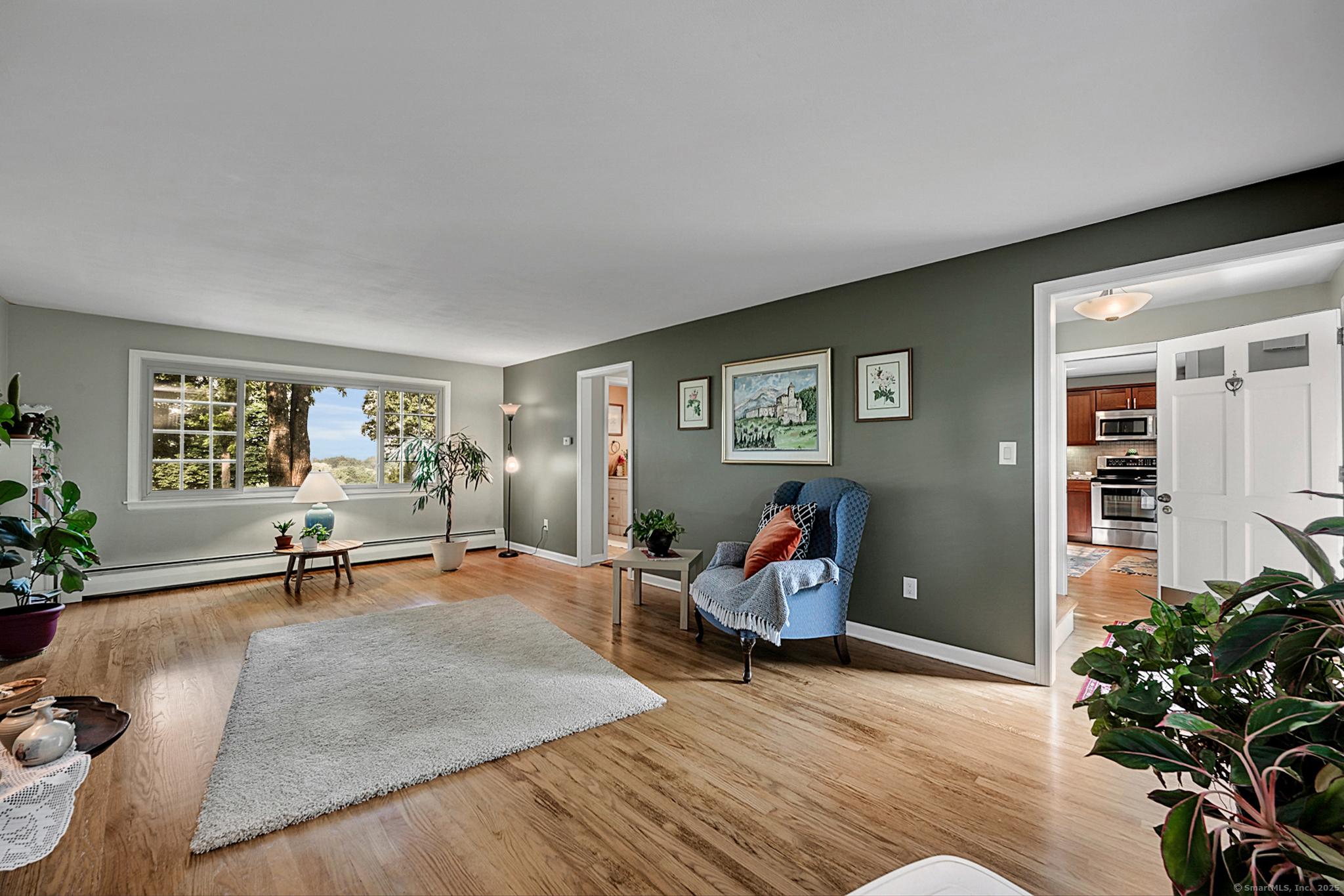 Middletown, Connecticut, 06457, United States, 4 Bedrooms Bedrooms, ,2 BathroomsBathrooms,Residential,For Sale,1920359