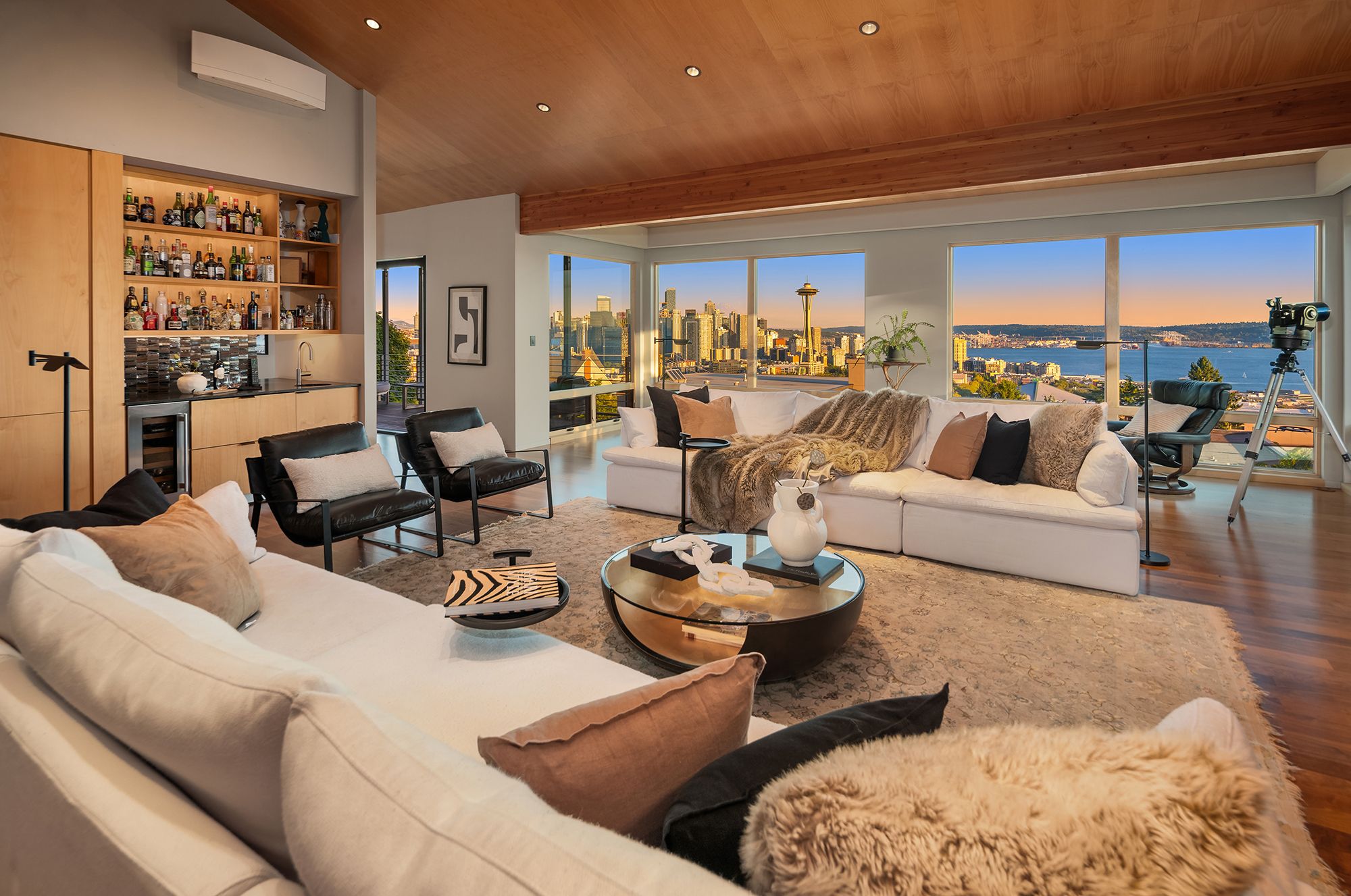  1215 Warren Ave N, Seattle, WA 98109 - 物件實景