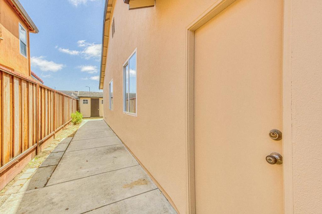 Salinas, California, 93906, United States, 4 Bedrooms Bedrooms, ,2 BathroomsBathrooms,Residential,For Sale,2048562
