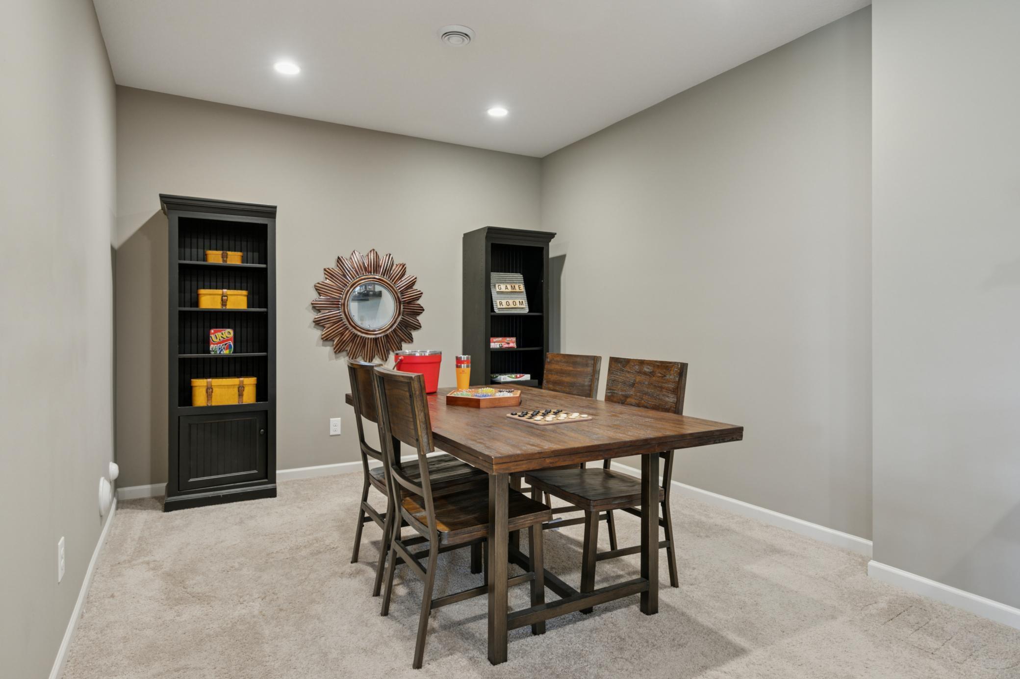 Lakeville, Minnesota, 55044, United States, 3 Bedrooms Bedrooms, ,2 BathroomsBathrooms,Residential,For Sale,1971412