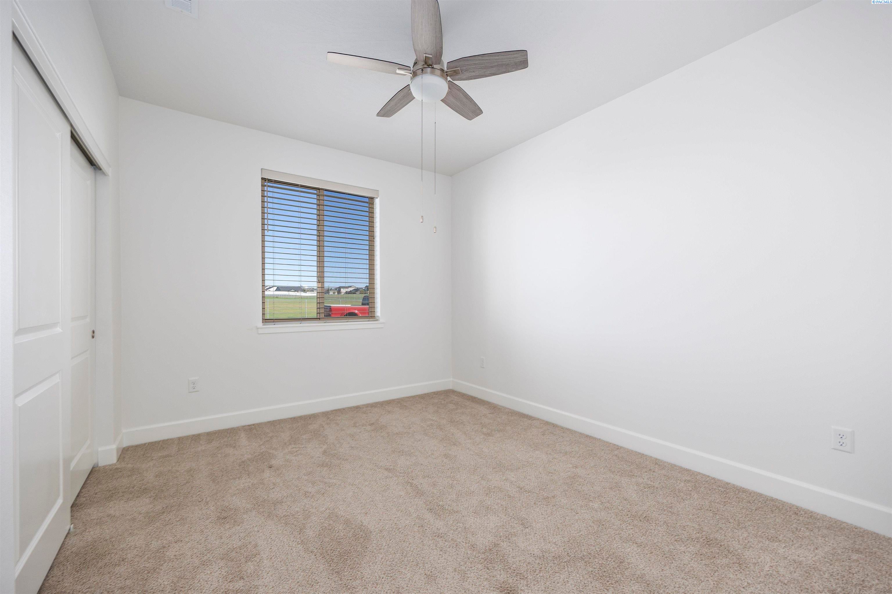 Pasco, Washington, 99301, United States, 4 Bedrooms Bedrooms, ,2 BathroomsBathrooms,Residential,For Sale,1978542