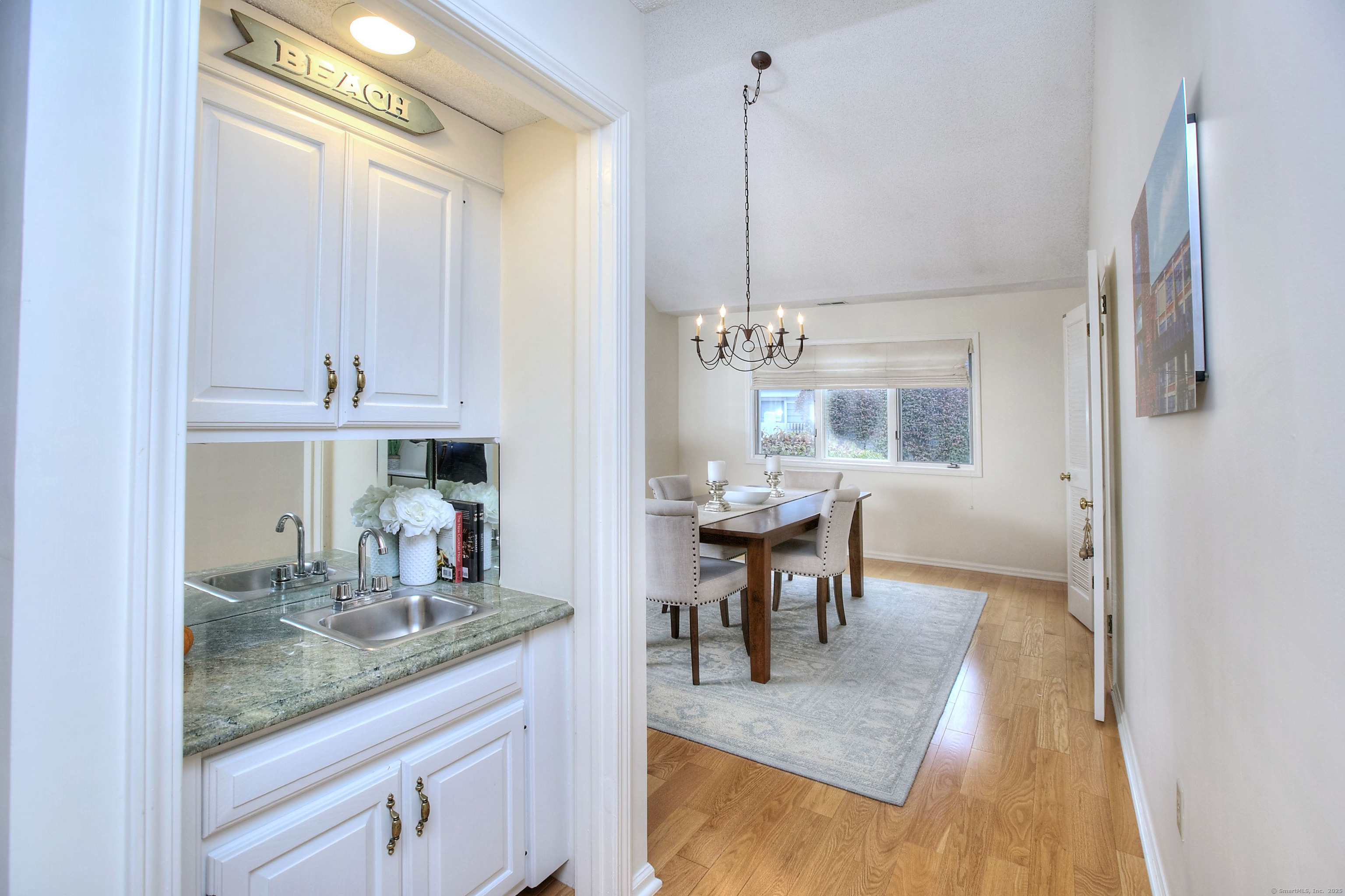 Westport, Connecticut, 06880, United States, 2 Bedrooms Bedrooms, ,3 BathroomsBathrooms,Residential,For Sale,1988257