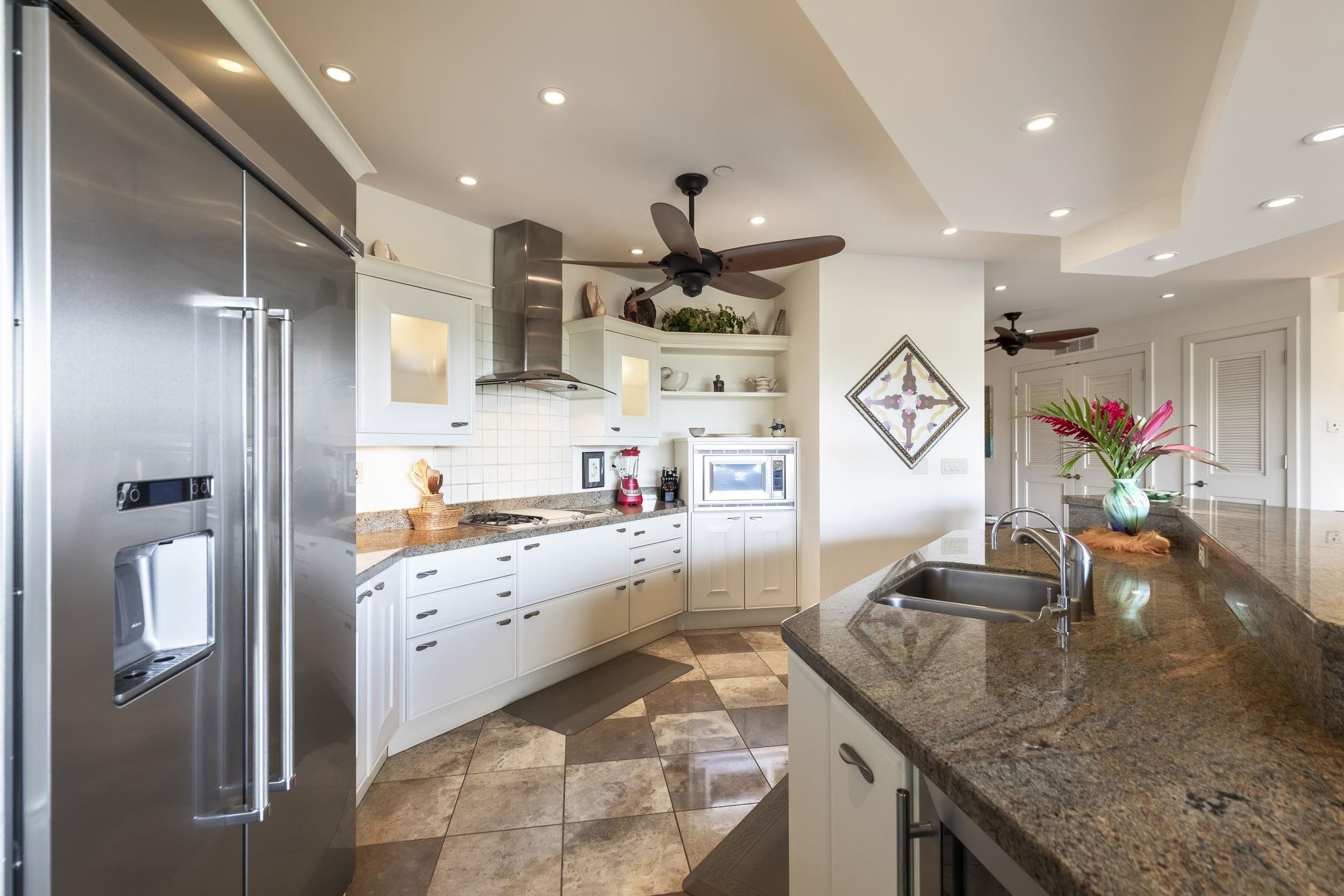 Kihei, Hawaii, 96753-5404, United States, 2 Bedrooms Bedrooms, ,3 BathroomsBathrooms,Residential,For Sale,1993439