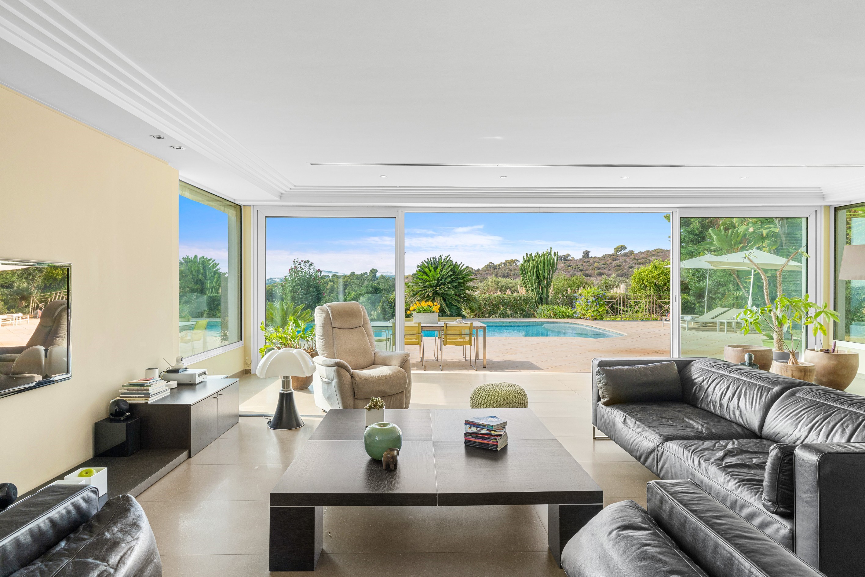  French Riviera – Elegant Villa with Private Pool in the Prestigious Domaine des… - 物件實景