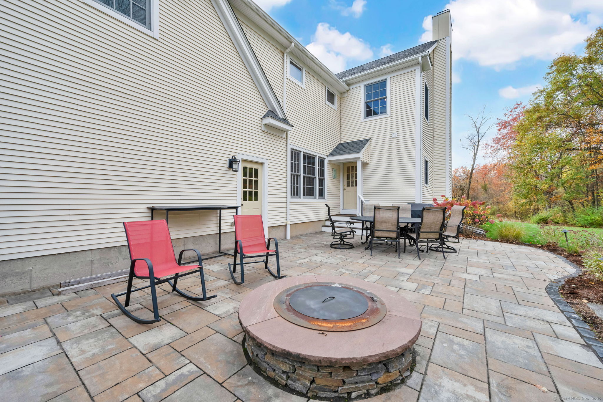 Suffield, Connecticut, 06078, United States, 4 Bedrooms Bedrooms, ,3 BathroomsBathrooms,Residential,For Sale,1988055