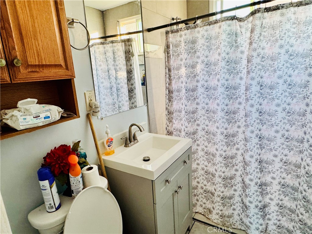 Los Angeles, California, 90023, United States, 4 Bedrooms Bedrooms, ,3 BathroomsBathrooms,Residential,For Sale,2013063