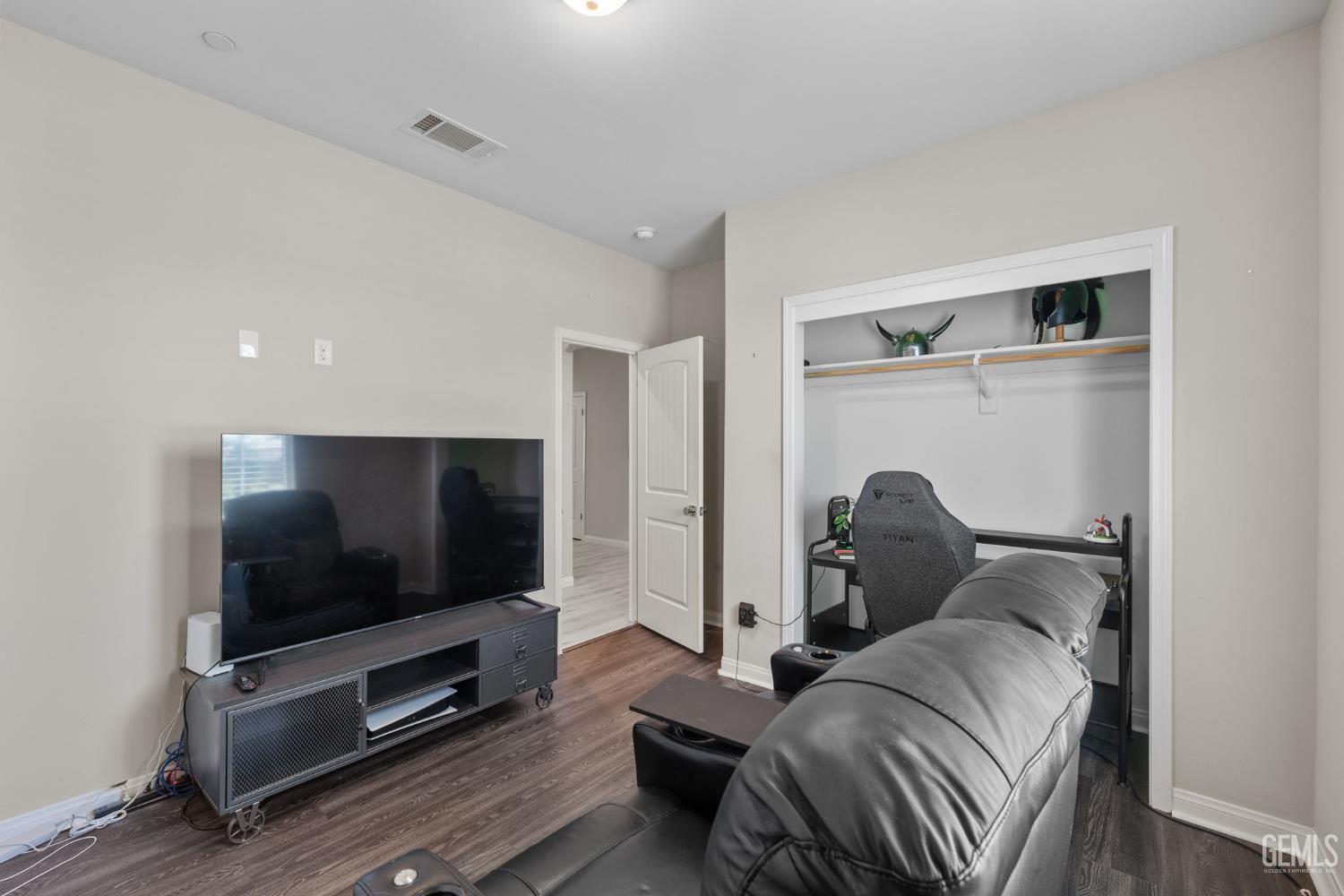 Bakersfield, California, 93314, United States, 5 Bedrooms Bedrooms, ,3 BathroomsBathrooms,Residential,For Sale,1821031