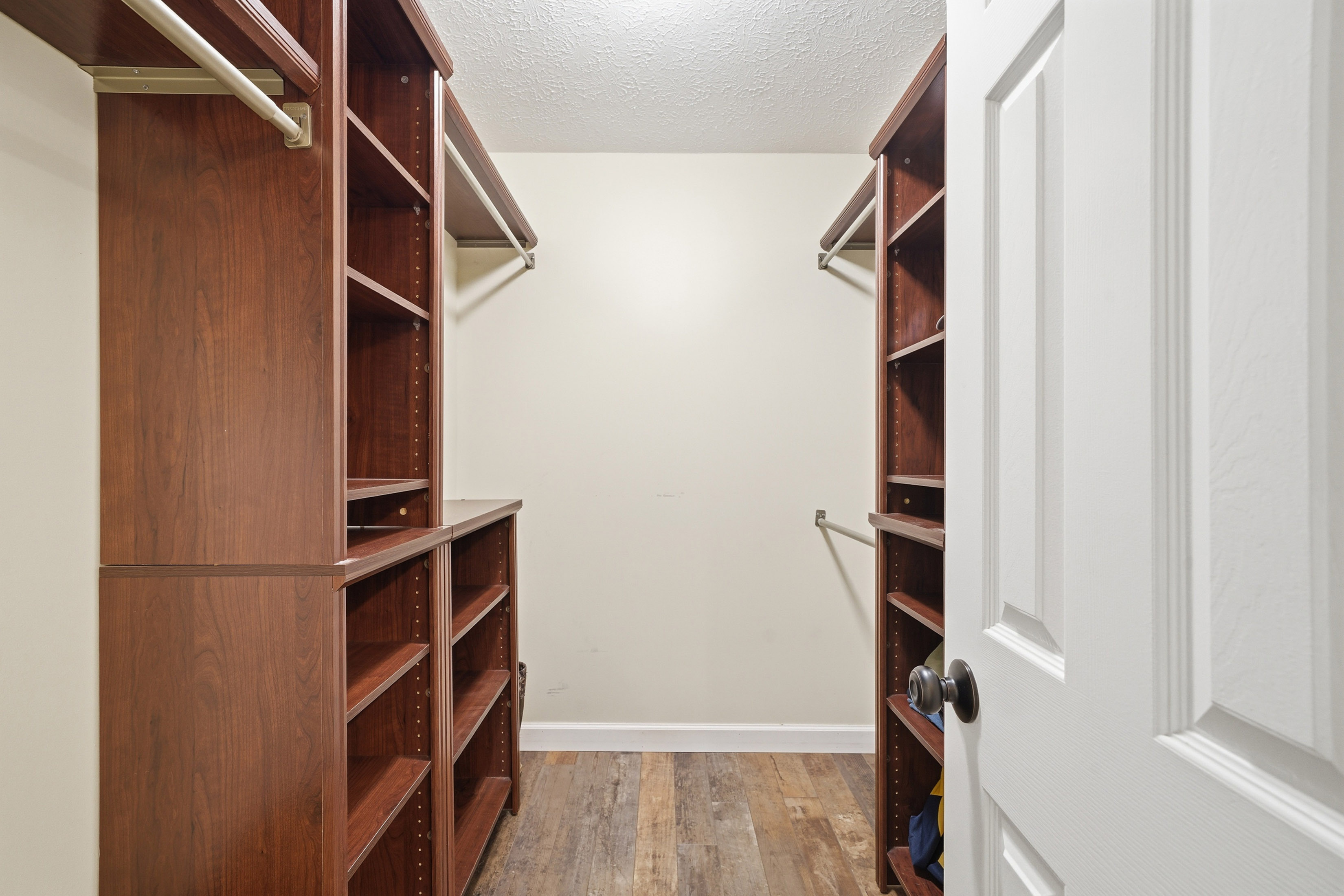  Ideal Cabin Escape Ready for Your Riverfront Lifestyle - 物件實景