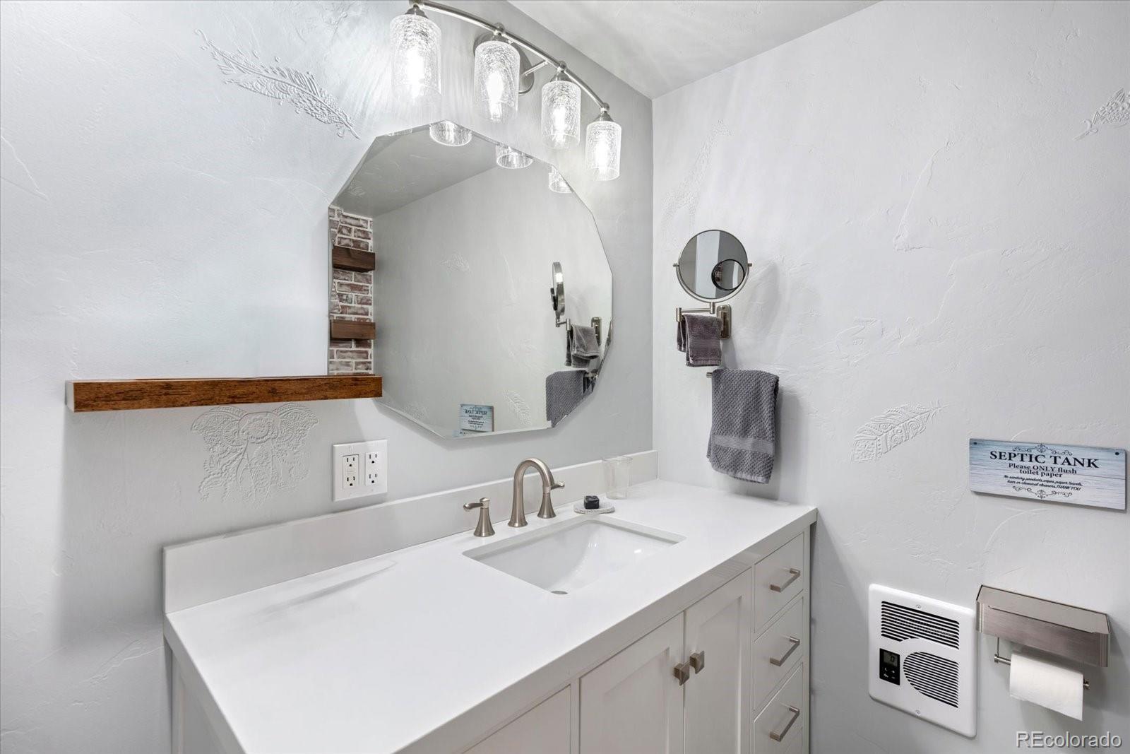 Salida, Colorado, 81201, United States, 3 Bedrooms Bedrooms, ,1 BathroomBathrooms,Residential,For Sale,2045290