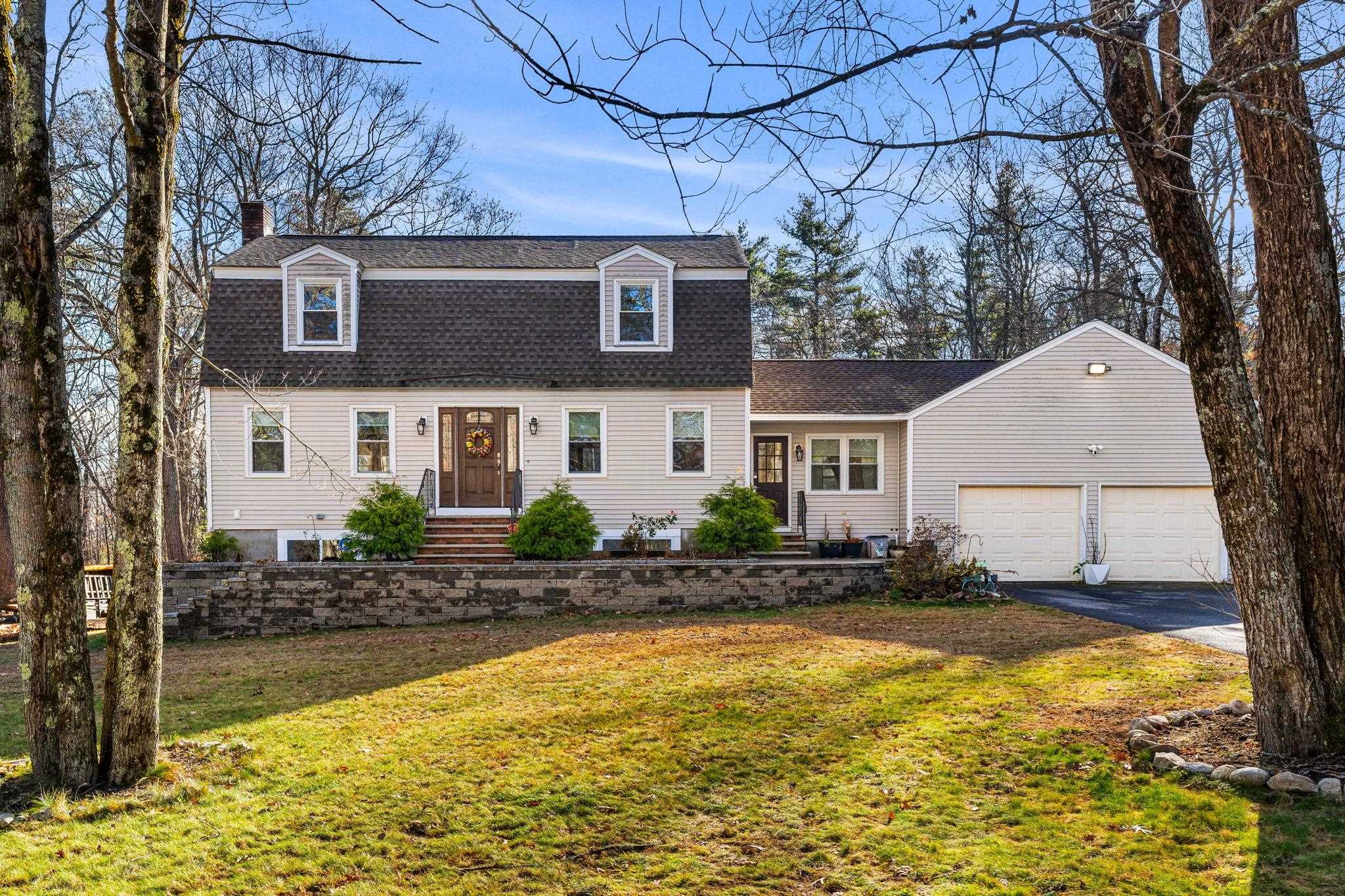 Londonderry, New Hampshire, 03053, United States, 3 Bedrooms Bedrooms, ,4 BathroomsBathrooms,Residential,For Sale,2002282