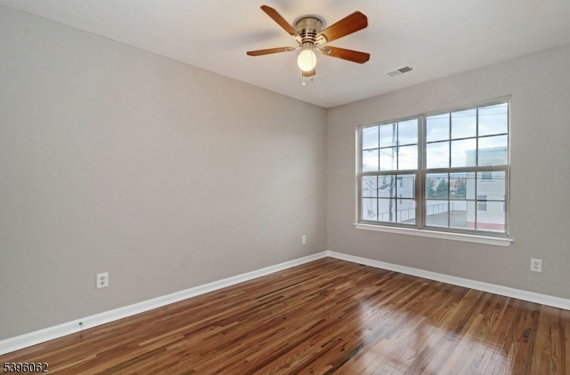 Carteret Boro, New Jersey, 07008, United States, 3 Bedrooms Bedrooms, ,3 BathroomsBathrooms,Residential,For Sale,1989162