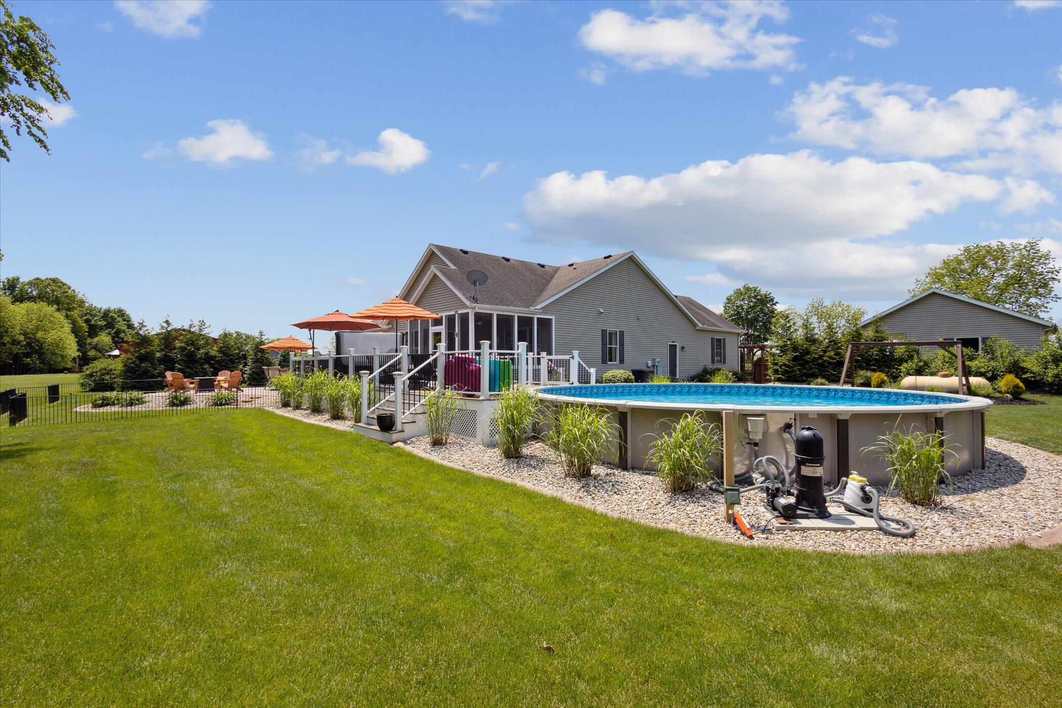 Edwardsburg, Michigan, 49112, United States, 4 Bedrooms Bedrooms, ,4 BathroomsBathrooms,Residential,For Sale,1989598