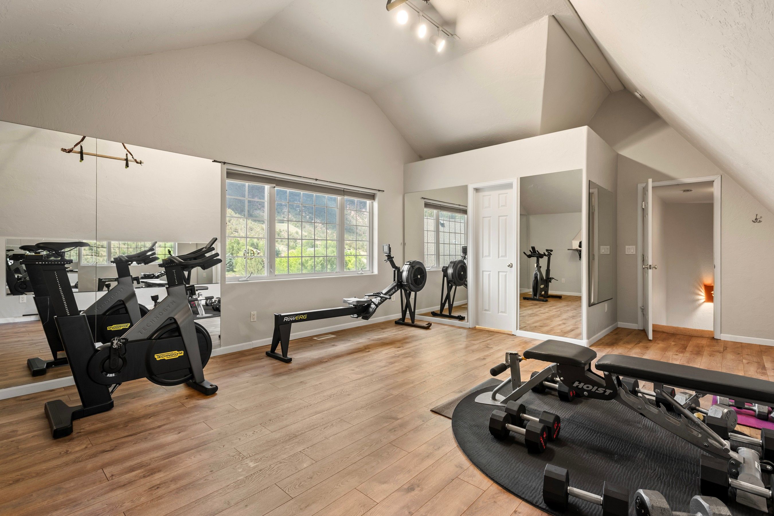  Move-In Ready Mountain Living - 物件實景